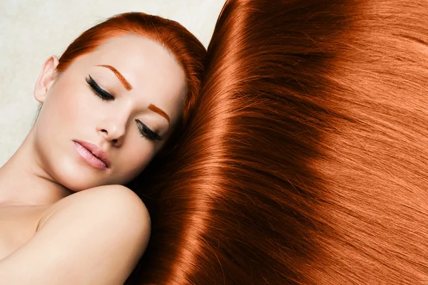 Belle femme aux cheveux longs en bonne santé Photos De Stock Libres De Droits