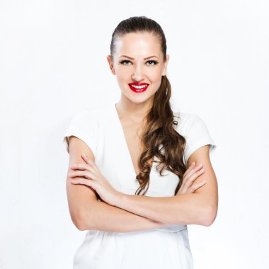 güzel Bayan ile çapraz kol ayakta