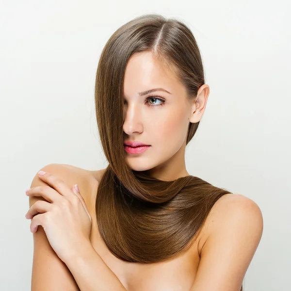 Mujer de Belleza con Cabello Largo Saludable y Brillante Marrón Liso —  Fotos de Stock