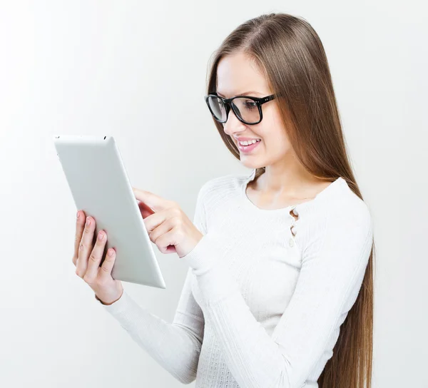 Frau mit Tablet — Stockfoto