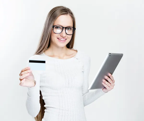 Vrouw met tablet — Stockfoto