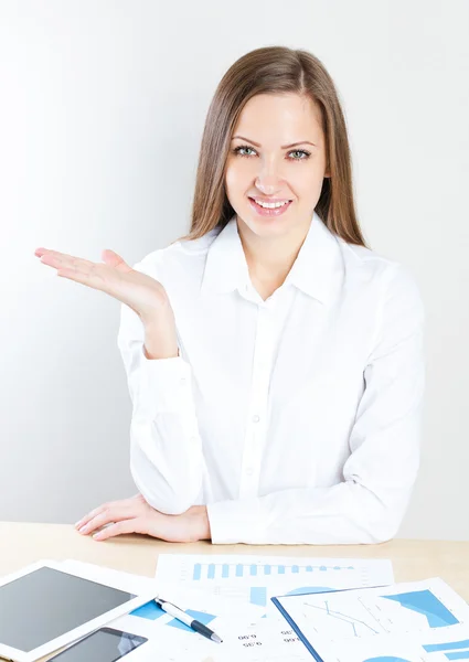 Mujer de negocios bonita — Foto de Stock