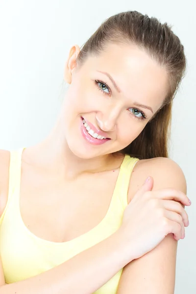 Retrato de mujer de estilo casual joven — Foto de Stock