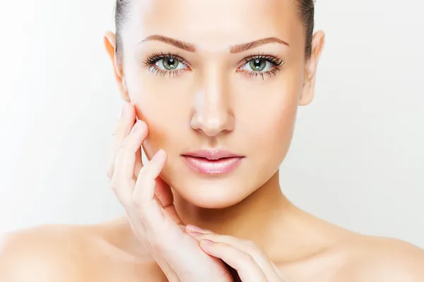 güzel bir kadın ile mükemmel cilt ve yüz