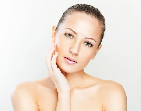 güzel bir kadın ile mükemmel cilt ve yüz