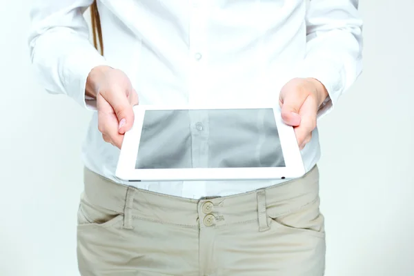 Business woman using tablet pc — Stock Photo, Image