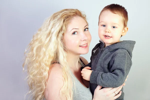 Retrato de madre e hijo — Foto de Stock