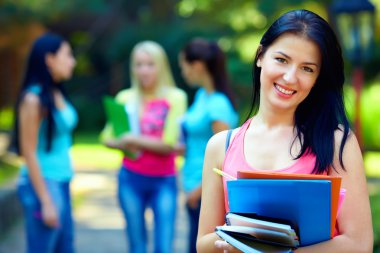 açık havada poz güzel kız öğrenci