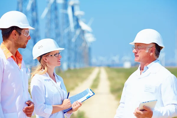 Researchers at work on wind power station — Stock Photo, Image