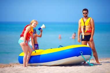 gençlerin yaz sahilde