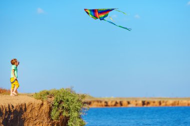 uçurtma ile oynarken sevimli