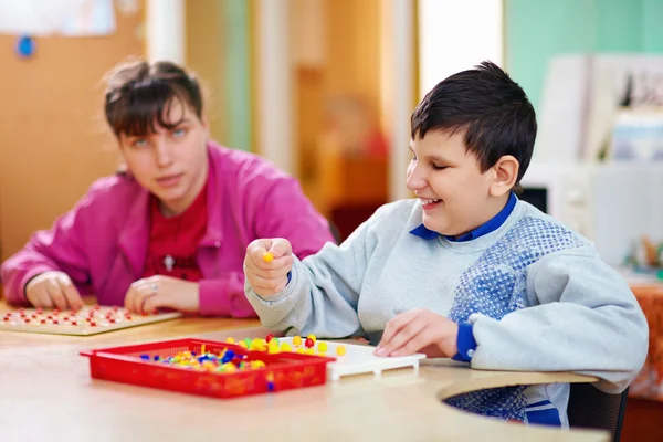 Développement cognitif des enfants handicapés — Photo