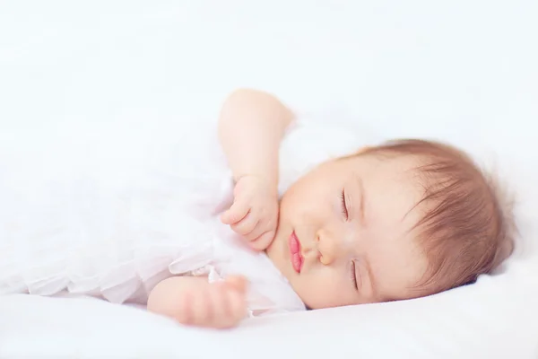 Linda menina dormindo, dois meses de idade — Fotografia de Stock