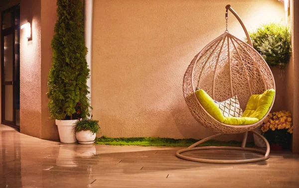 Zona Patio Con Silla Ratán Noche Lluviosa — Foto de Stock