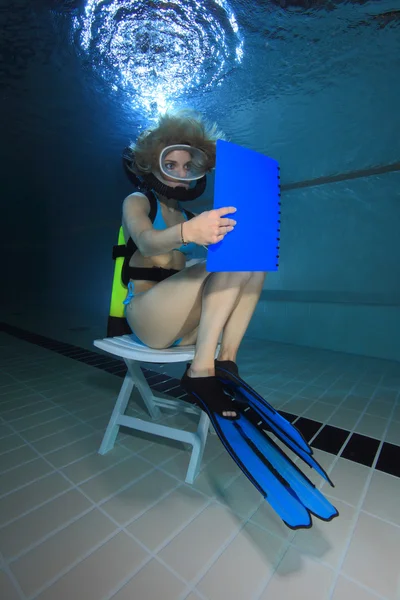 Víz alatti olvasó — Stock Fotó
