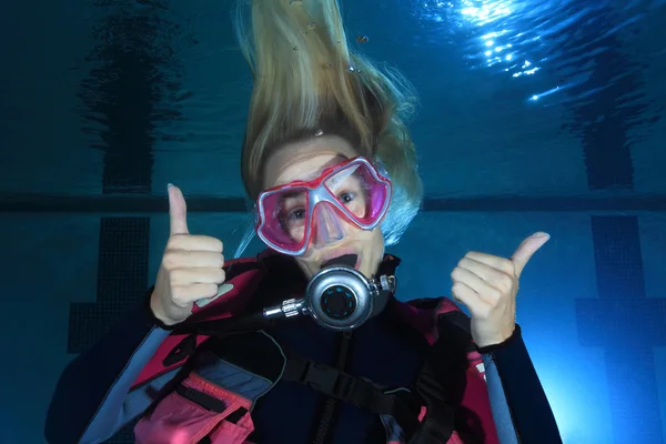 Ženské scuba diver — Stock fotografie