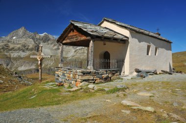 Dağlardaki şapel.