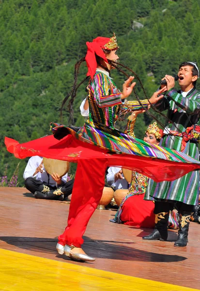 Uzbekistan dansgrupp — Stockfoto