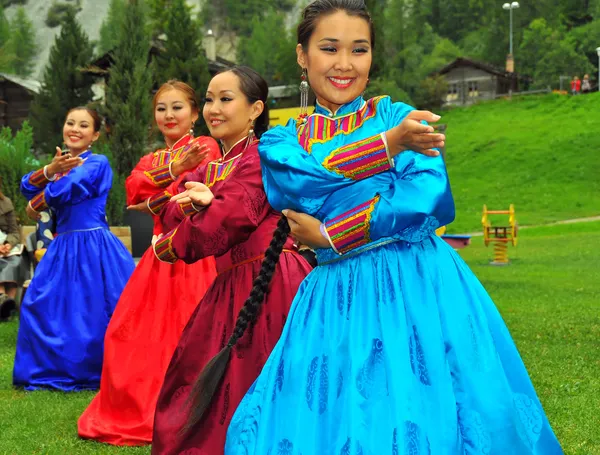 Dansgroep Buryat — Stockfoto