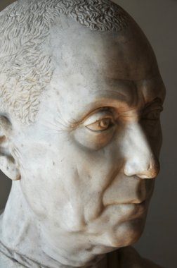 Yaşlı adam.