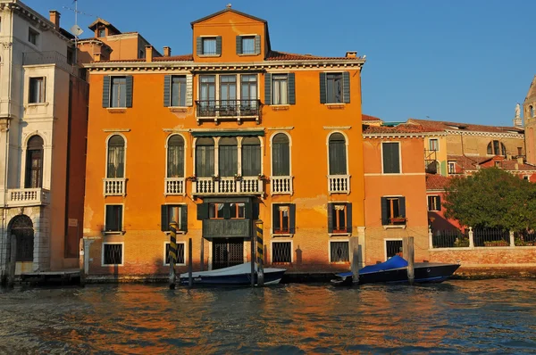 Venezianischer Palazzo — Stockfoto