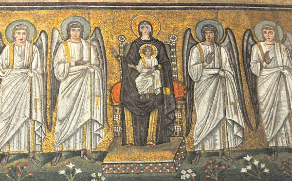 Virgin Mary and Angels — Stock Photo, Image