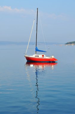 Kırmızı yat.