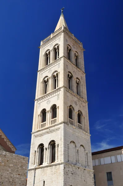Католическая башня — стоковое фото