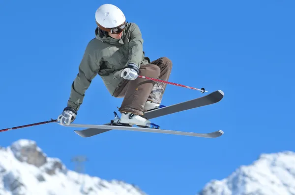 Salto con gli sci — Foto Stock