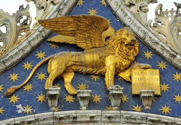 Lew w Wenecji — Zdjęcie stockowe