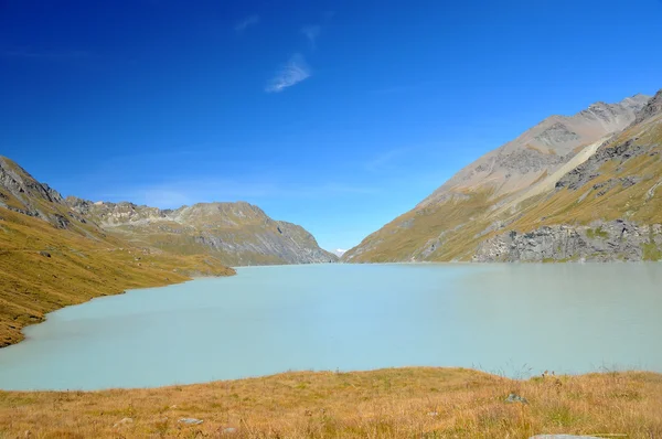 Lago de montaña — Foto de Stock