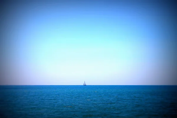 yalnız yelken