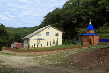 plyaho - sarı yılan Vadisi kasabasında at çiftliğinde bir şapel ile bir bina. Tuapse district, krasnodar Krayı, Rusya Federasyonu.
