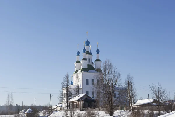 Kościół Świętej Trójcy na zielono. Totma, Vologda region, Federacja Rosyjska — Zdjęcie stockowe