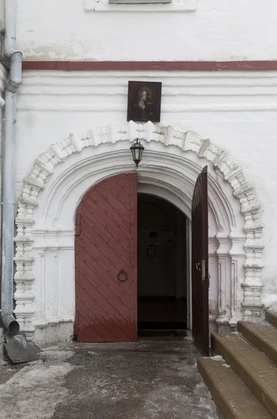 Vchod do kostel svatého Mikuláše v vladychnaya osada vologda, Rusko — Stock fotografie