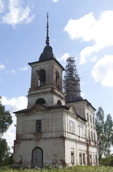 Borovin Village, Verhovazhskogo district, a Vologda region, Oroszország. Az irgalmas, a Borovin templom — Stock Fotó