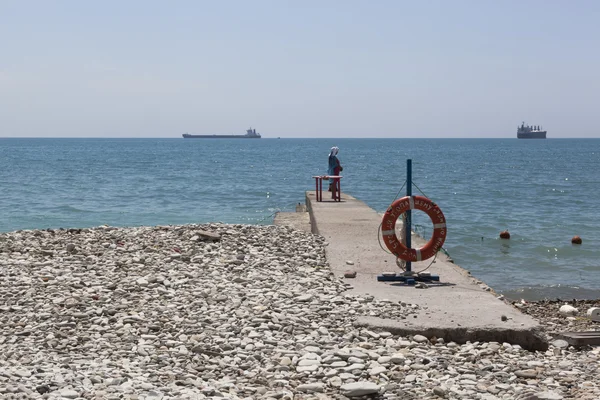 Bouée de sauvetage sur une plage à Dederkoe — Photo