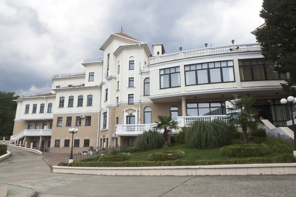 El edificio administrativo del hotel Green Guy — Foto de Stock