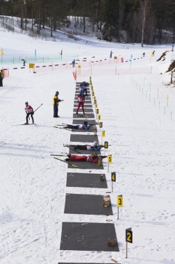 Vologda bölgesinin üstünlüğü, Rusya. Pnömatik Biatlon iki kez Olimpiyat şampiyonu Anatoly Alyabjeva'yı ödüllendirdi. Ateşleme hattı