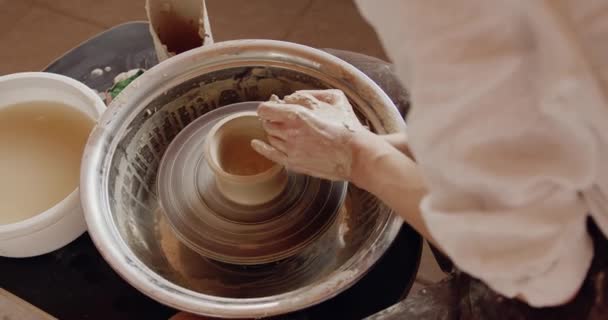 Cropped View Female Making Clay Pot Ceramic Wheel Pottery Girl — Vídeo de Stock