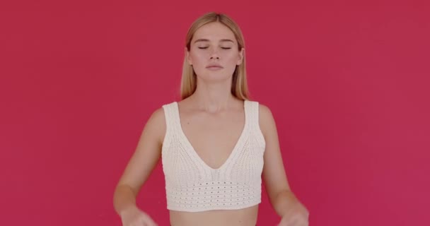 Sakinlik Nefes Teknikleri Mudra Jesti Meditasyon Yaparak Yoga Yapan Uzun — Stok video