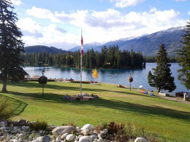 fairmont jasper park Lodge göl ön görünüm