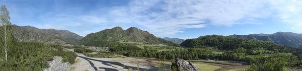 Панорамний вид з гори на сушений ставок — стокове фото