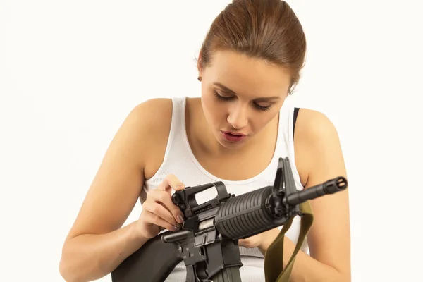 Mujer con rifle —  Fotos de Stock