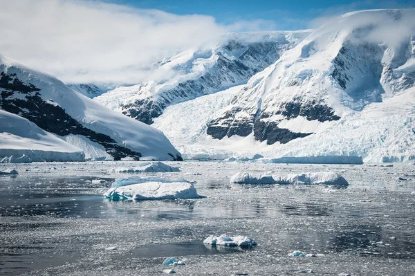 Baie paradisiaque en Antarctique — Photo