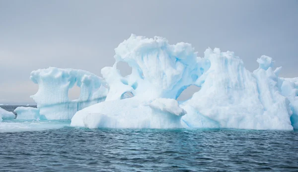 Iceberg bianco in Antartide — Foto Stock