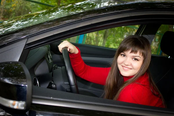 La chica en el coche —  Fotos de Stock