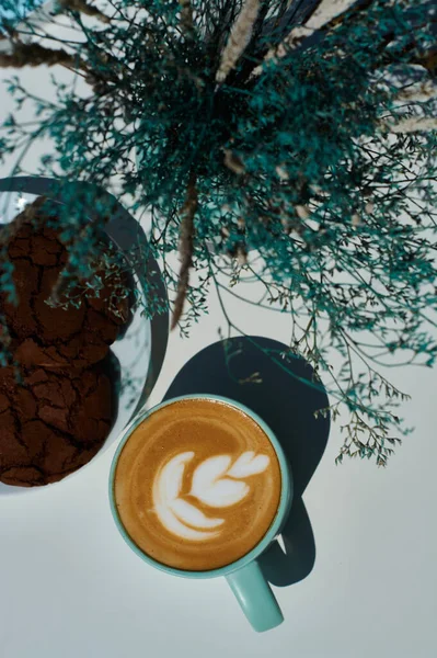 Pagi Cappuccino Warung Kopi Teras Musim Panas Dengan Bunga Dan — Stok Foto