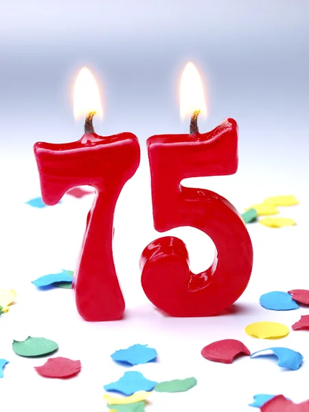 Candele di compleanno che mostrano il numero 75 75 — Foto Stock