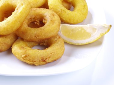calamares a la romana - kızarmış kalamar